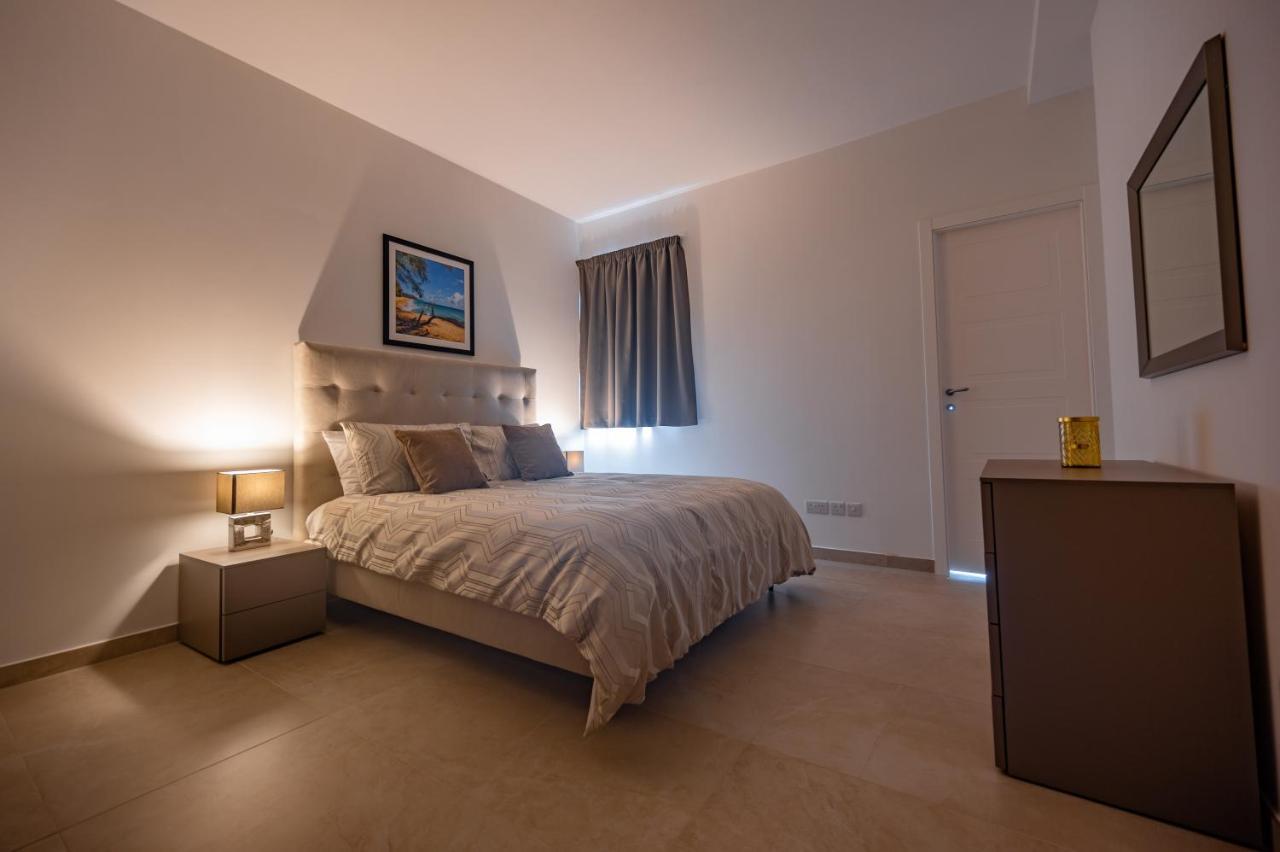 The Address Seafront Suites With Hot Tub Pieta ภายนอก รูปภาพ