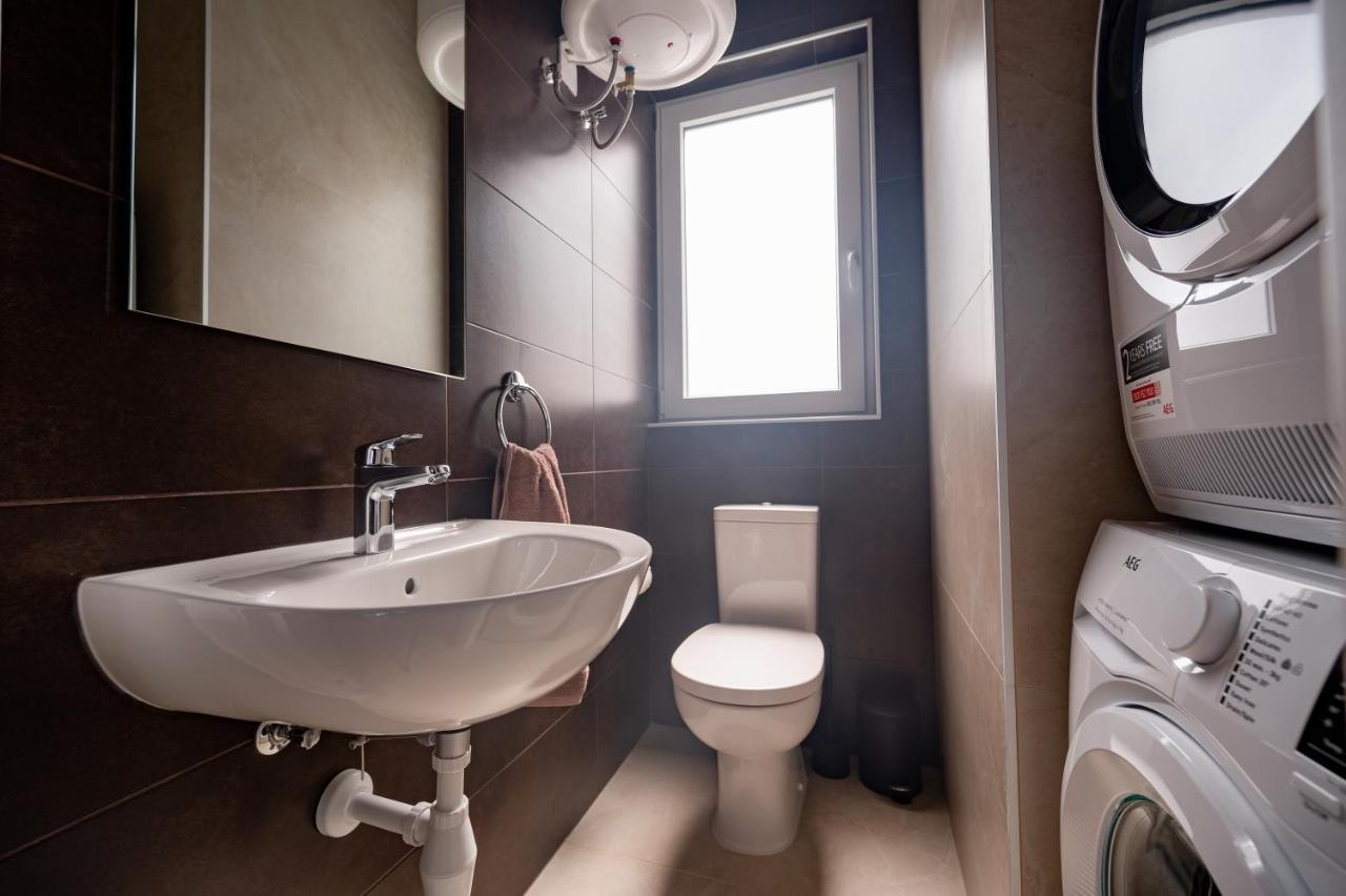 The Address Seafront Suites With Hot Tub Pieta ภายนอก รูปภาพ